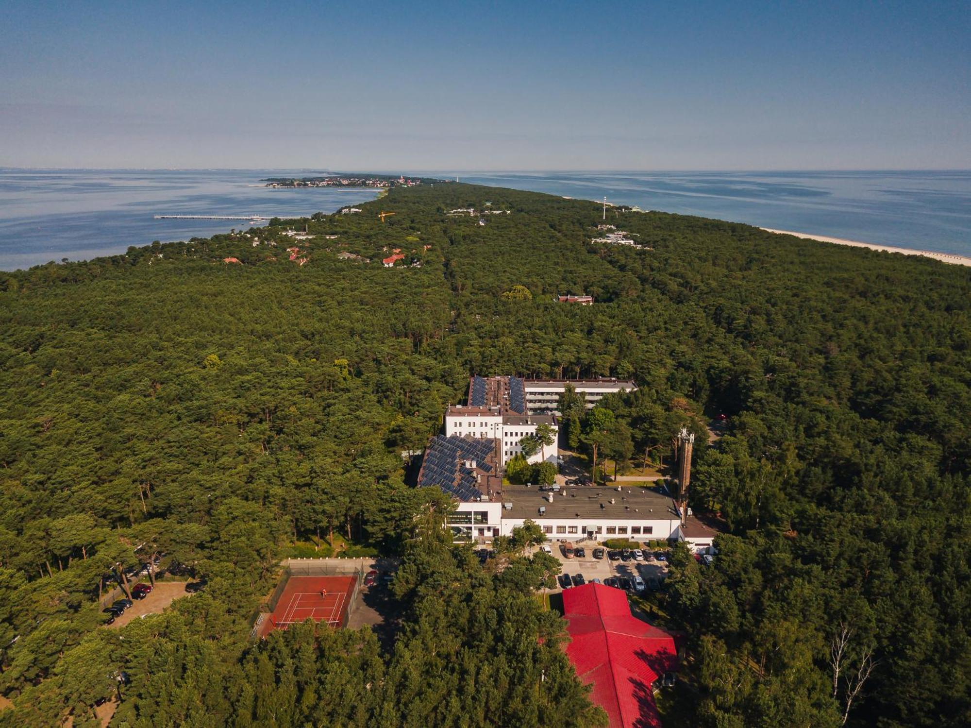Hotel Osrodek Delfin Rewita Jurata Exterior foto